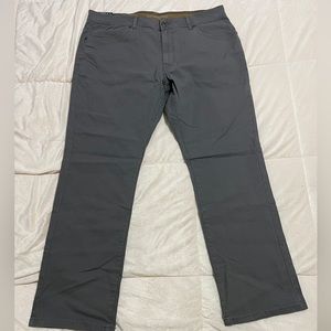 NWT G.H. Bass & Co Mens Grey Pants
